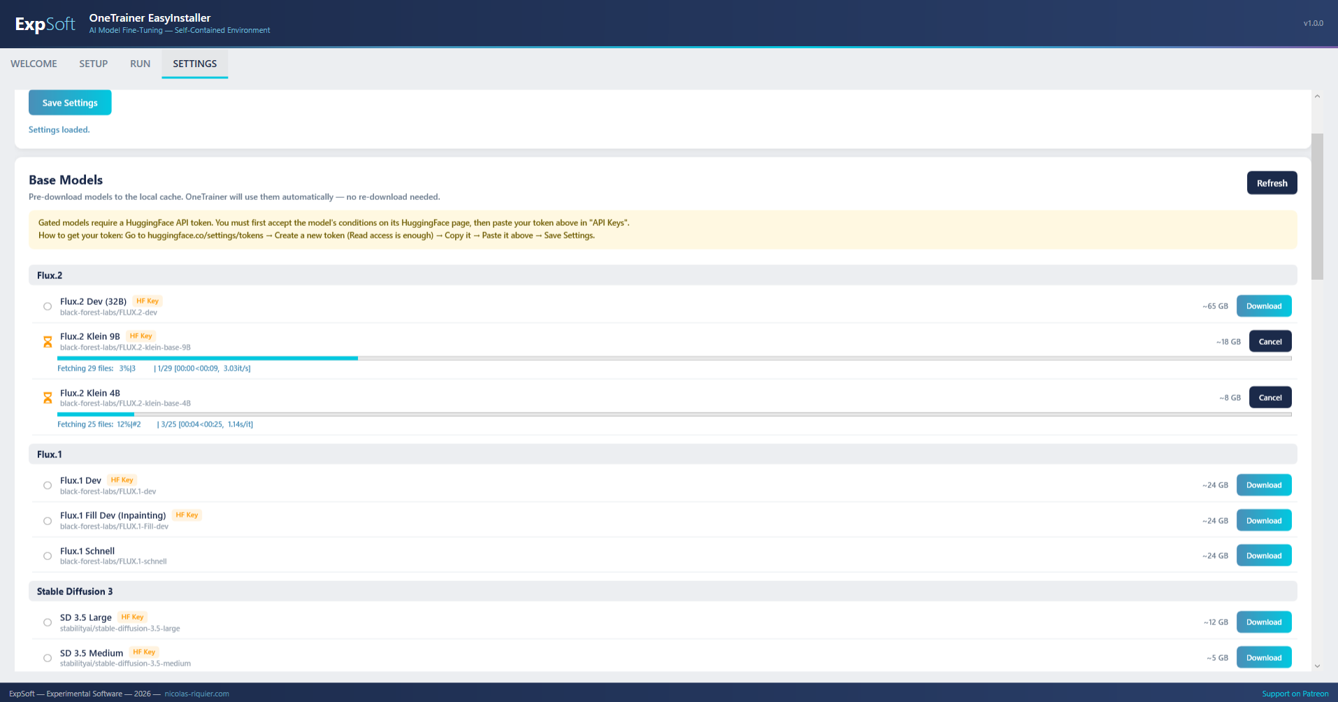 ExpSoft OneTrainer — Settings tab with model downloads